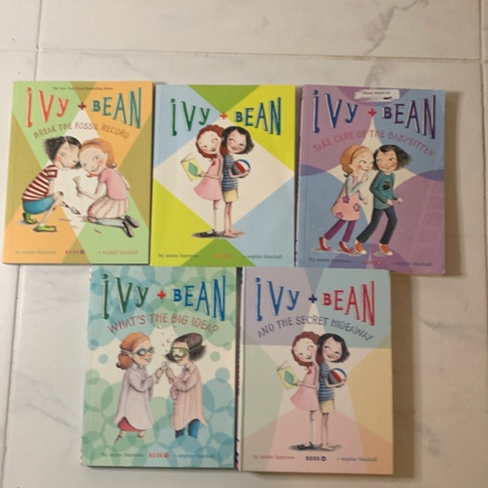 4 Ivy and Bean books plus a secret hideaway book all in good condition